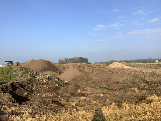 Alt bliv graved igemmen og igemmen risterskovl