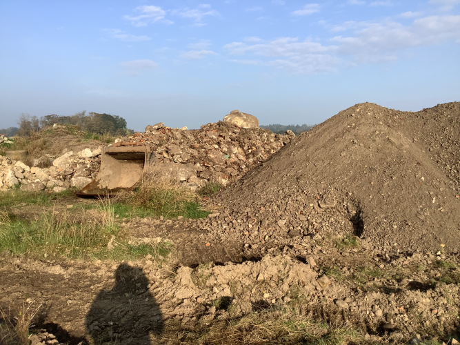 Alt maksten og brokker bliv brugt til vejfyld