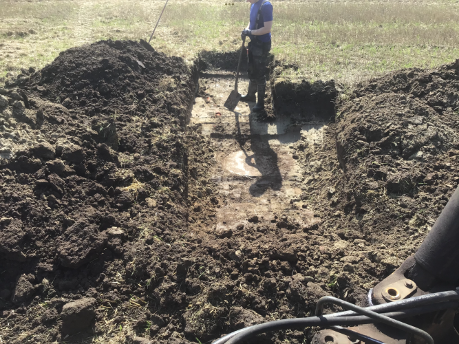 Og så graves vi ned efter søgning til en brønd og lægger det hele ind på gps